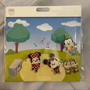 Disney Pin Set